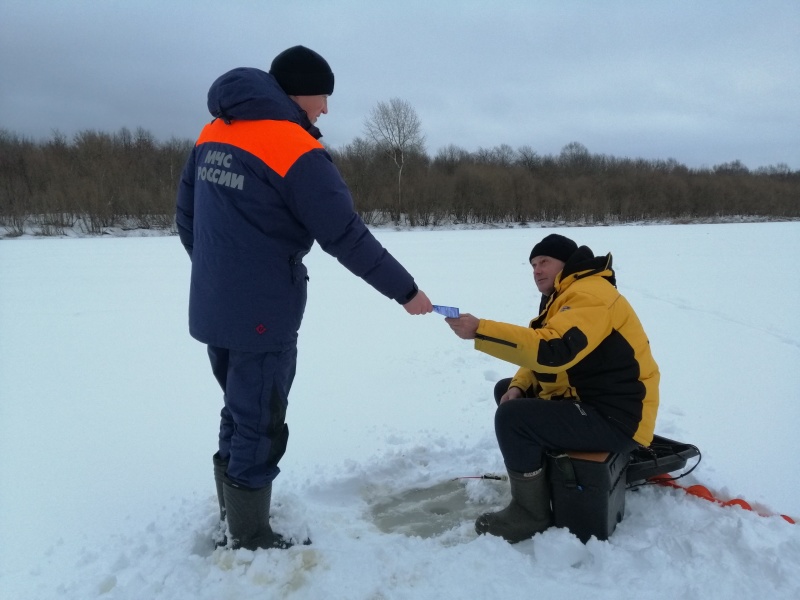Подробнее о статье Инспекторы ГИМС предупреждают об опасности зимней рыбалки