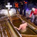 Кировские спасатели обеспечили безопасность проведения крещенских купаний